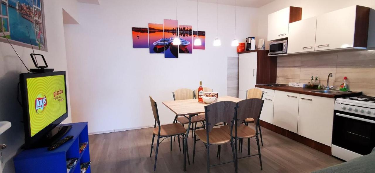 Apartments Kk Celina Luaran gambar