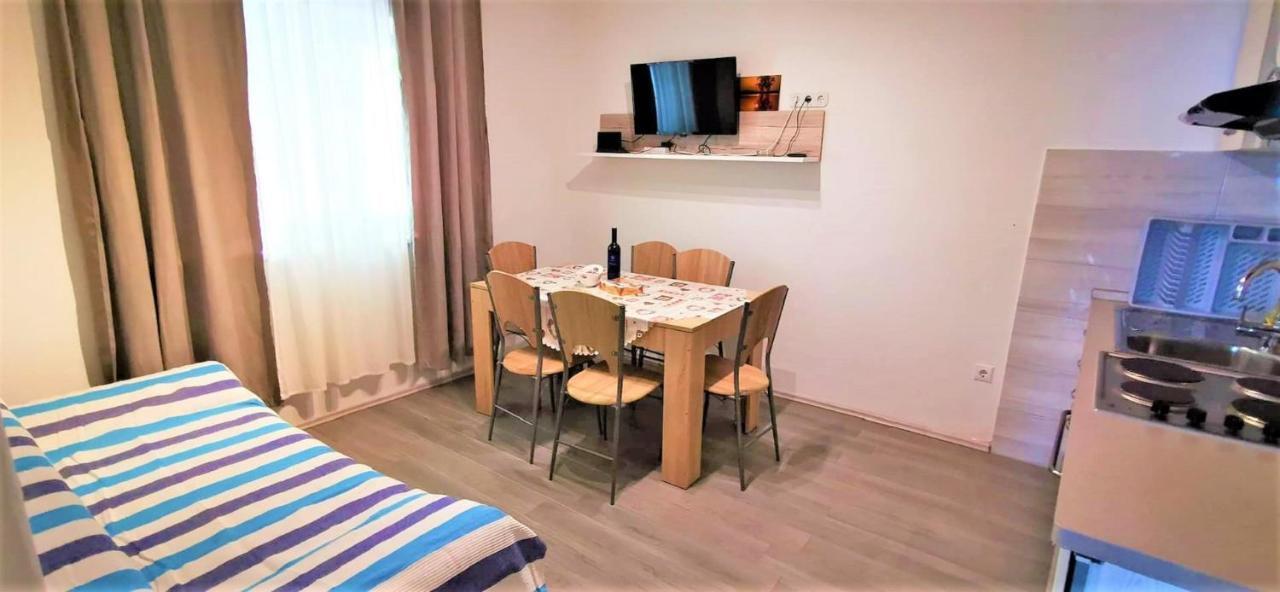Apartments Kk Celina Luaran gambar